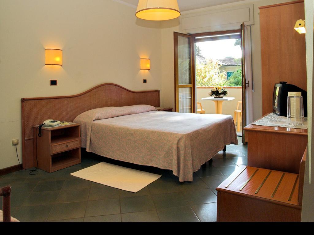 Hotel Kyrton Forte dei Marmi Habitación foto
